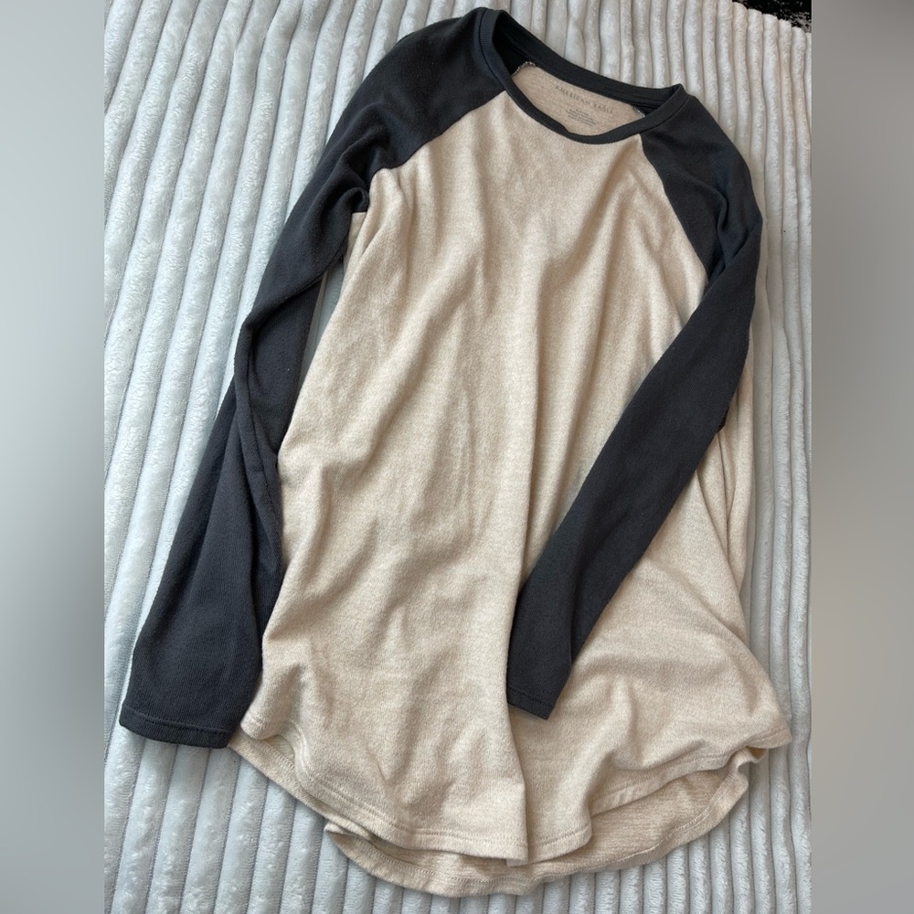 American eagle sweater
